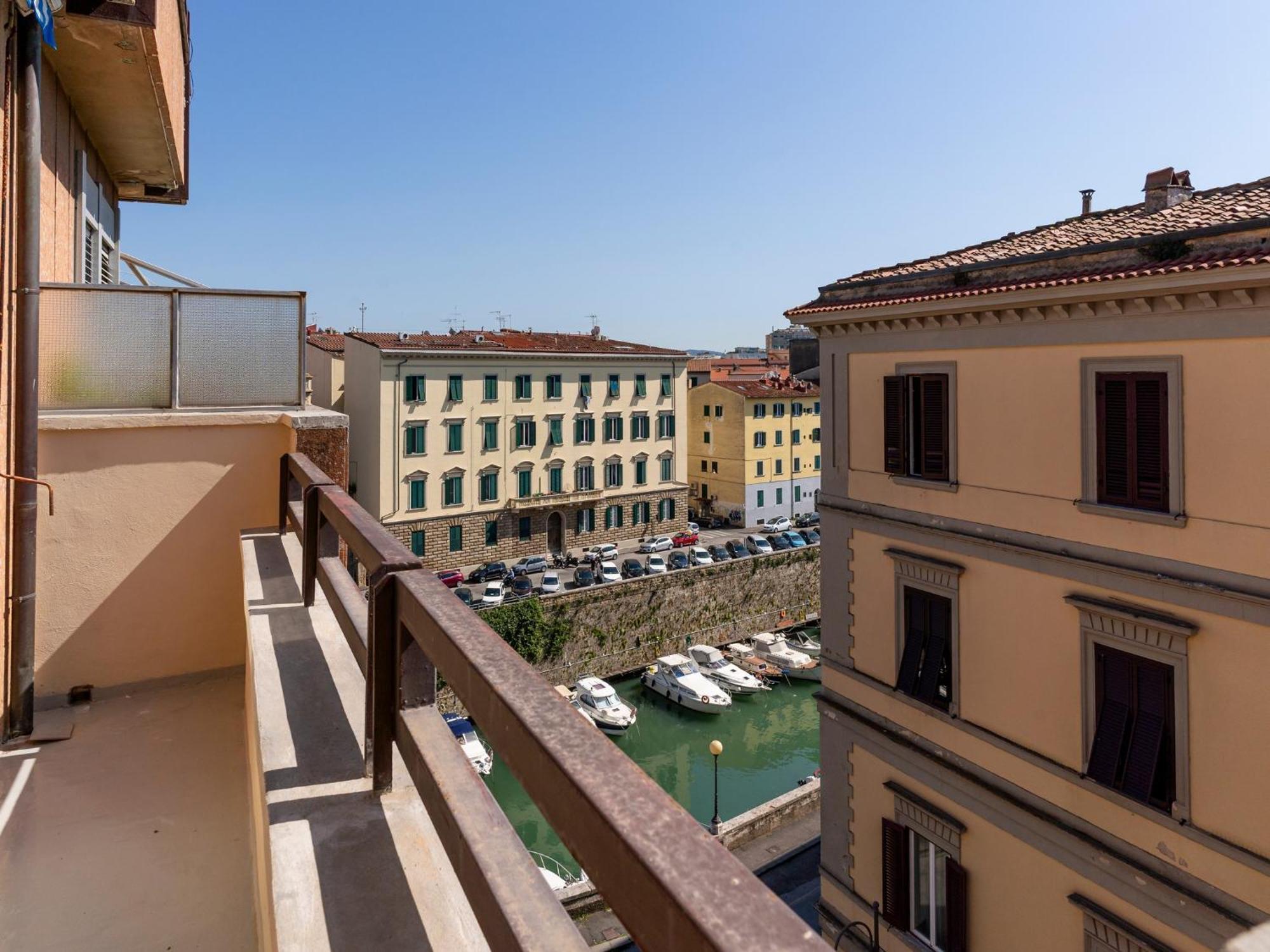 Livorno Central And Modern 2 Apts & 1 Room! Экстерьер фото